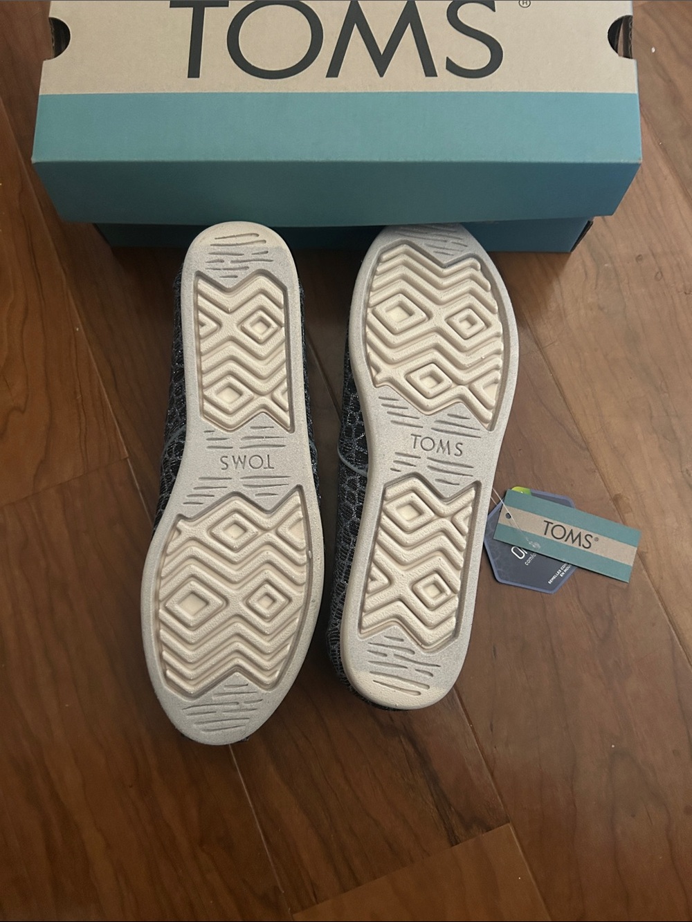 TOMS Women's Slip-On Loafers in Black and Light Blue 8.5 NIB - Picture 5 of 6